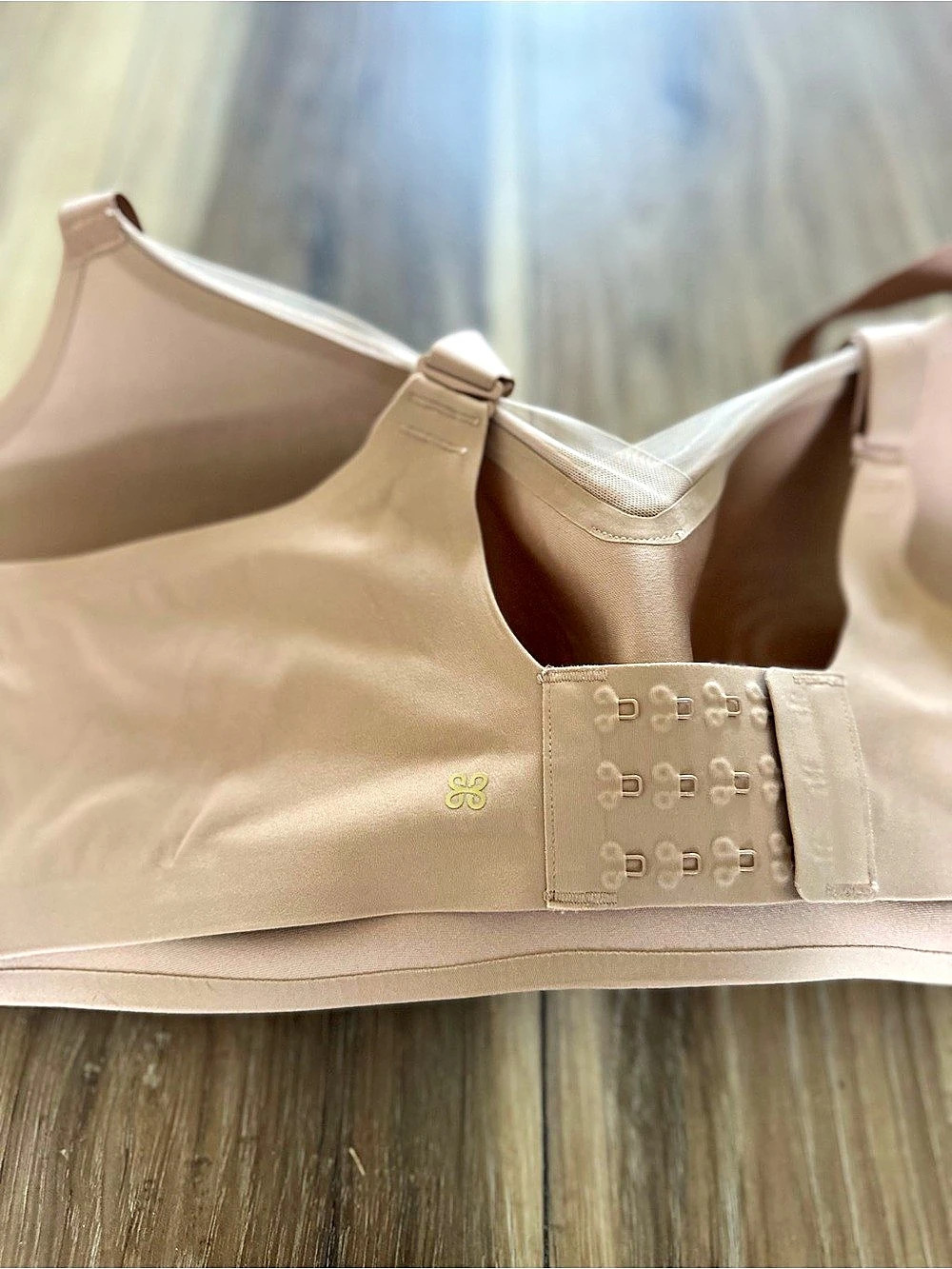 Honeylove womens nude CrossOver Bra Wireless Beige 44C - Picture 6 of 6